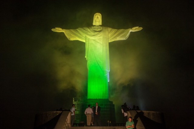 FBL-WC-2014-CHRIST THE REDEEMER-LIGHTING