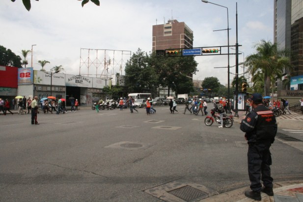 Desalojo torre El Parque (2)