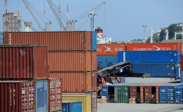 puerto_containers_afp_980x600