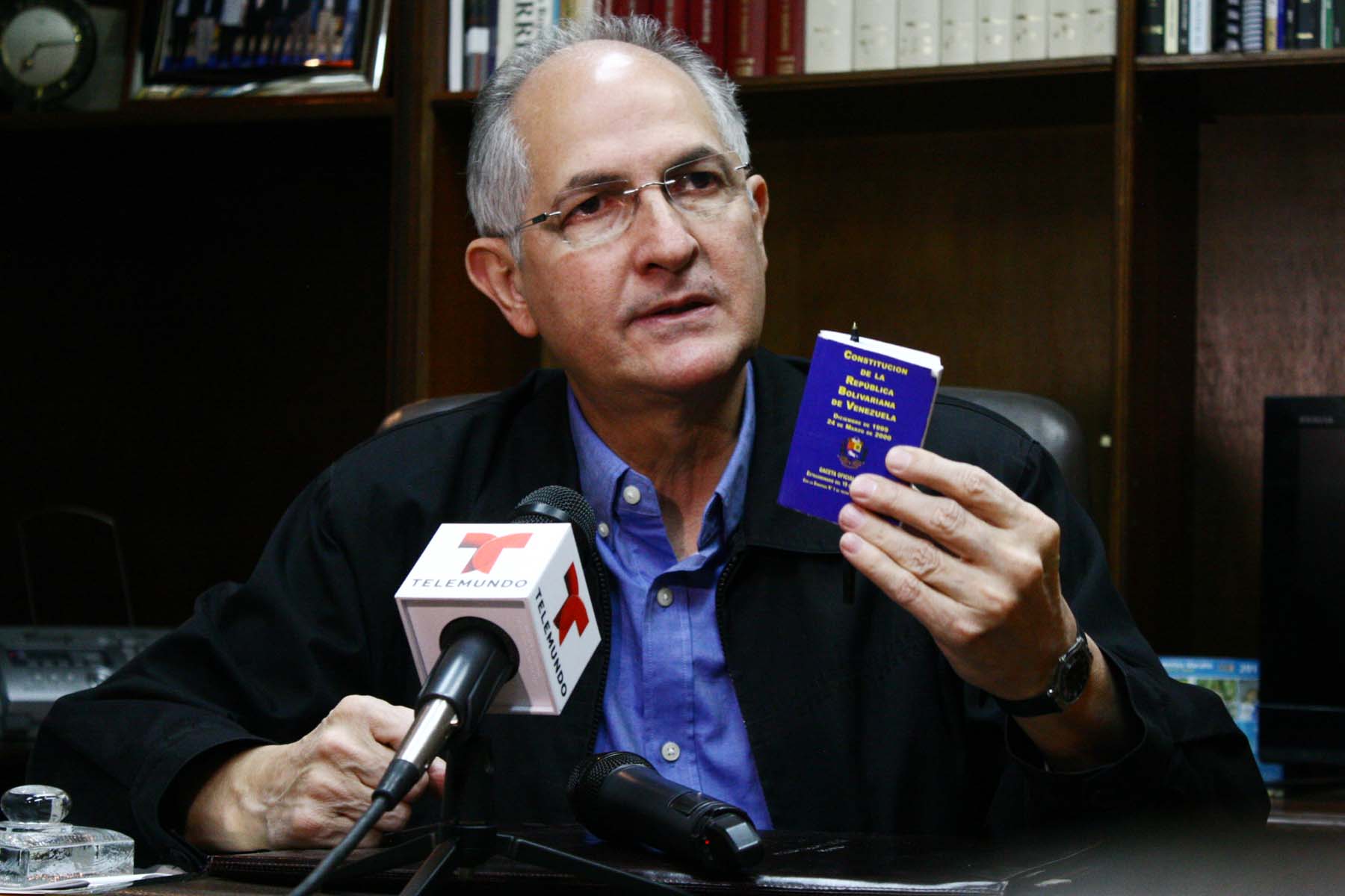 Ledezma: El Presidente está prácticamente secuestrado en Cuba