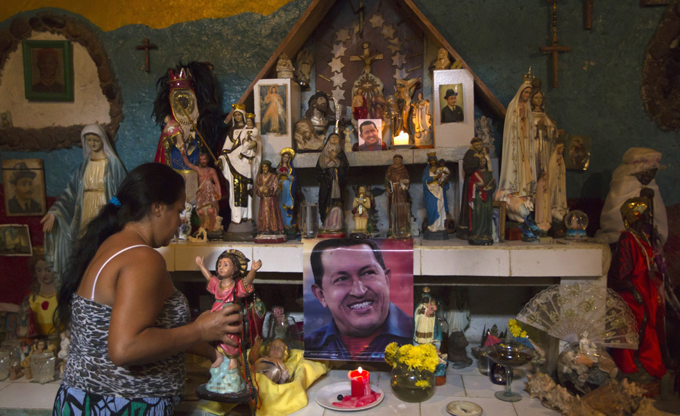 Chávez cumple un mes en Cuba entre hermetismo, oraciones y ritos por su salud