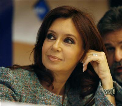 Allanan oficina de empresario cercano a Cristina Kirchner