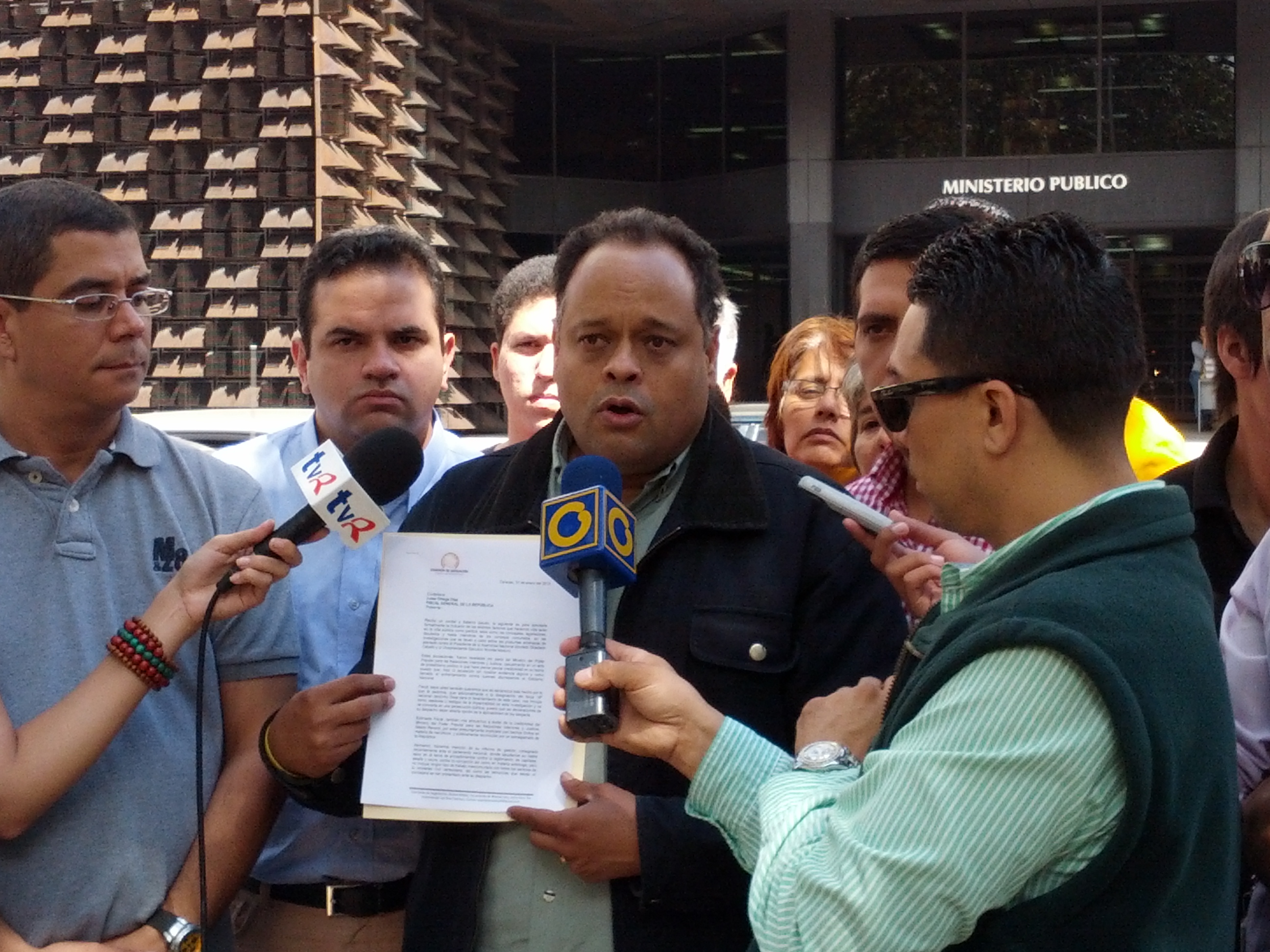 Solicitan a Fiscalía transparencia en investigación sobre supuestas amenazas a Maduro y Cabello