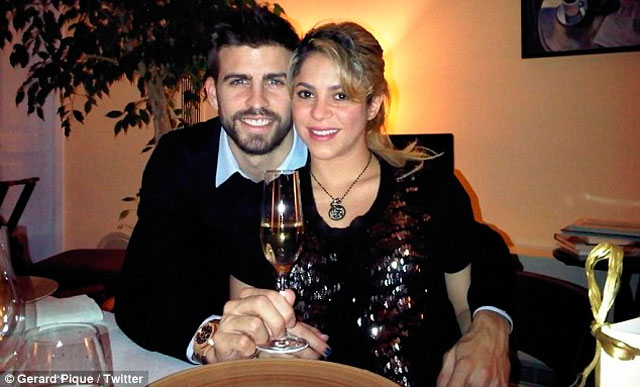 Shakira y Piqué reciben el 2013 con buenos deseos (Fotos)