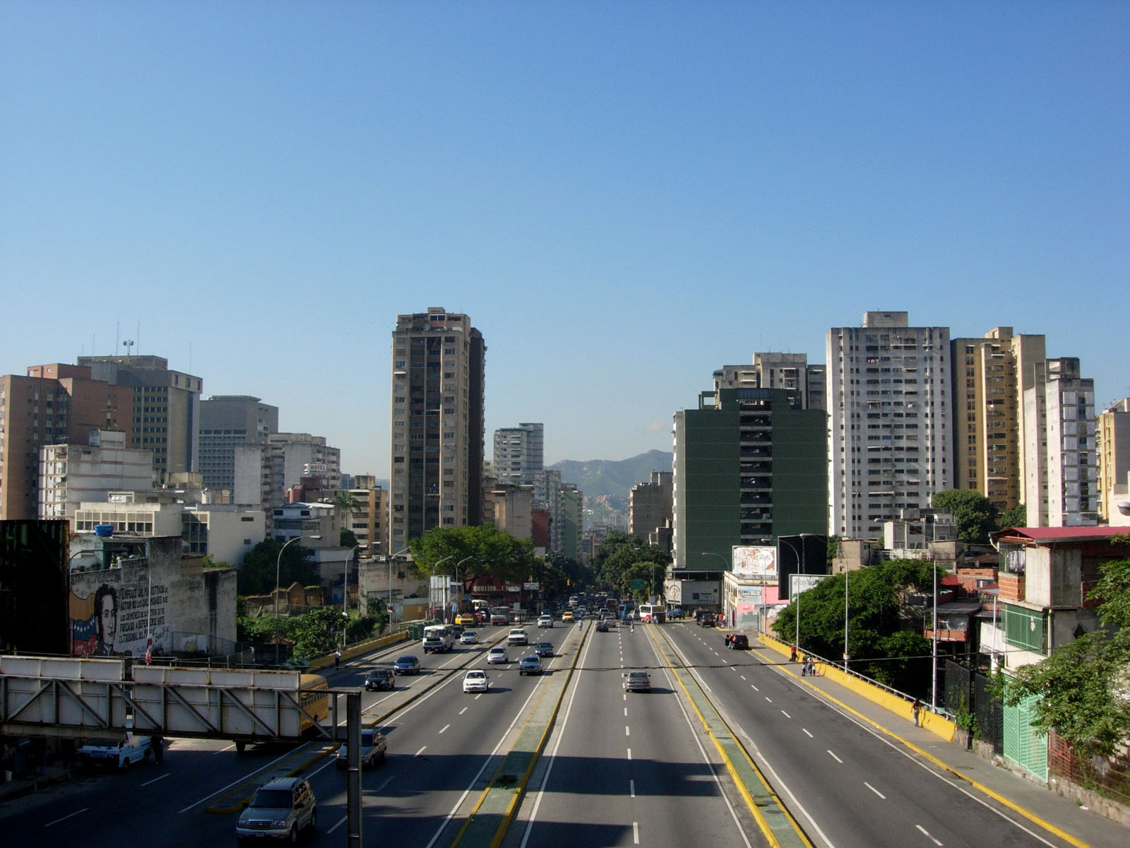 Lo mataron a tubazos en pleno el centro de Caracas