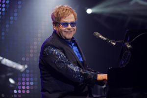 Elton John despega hacia Buenos Aires