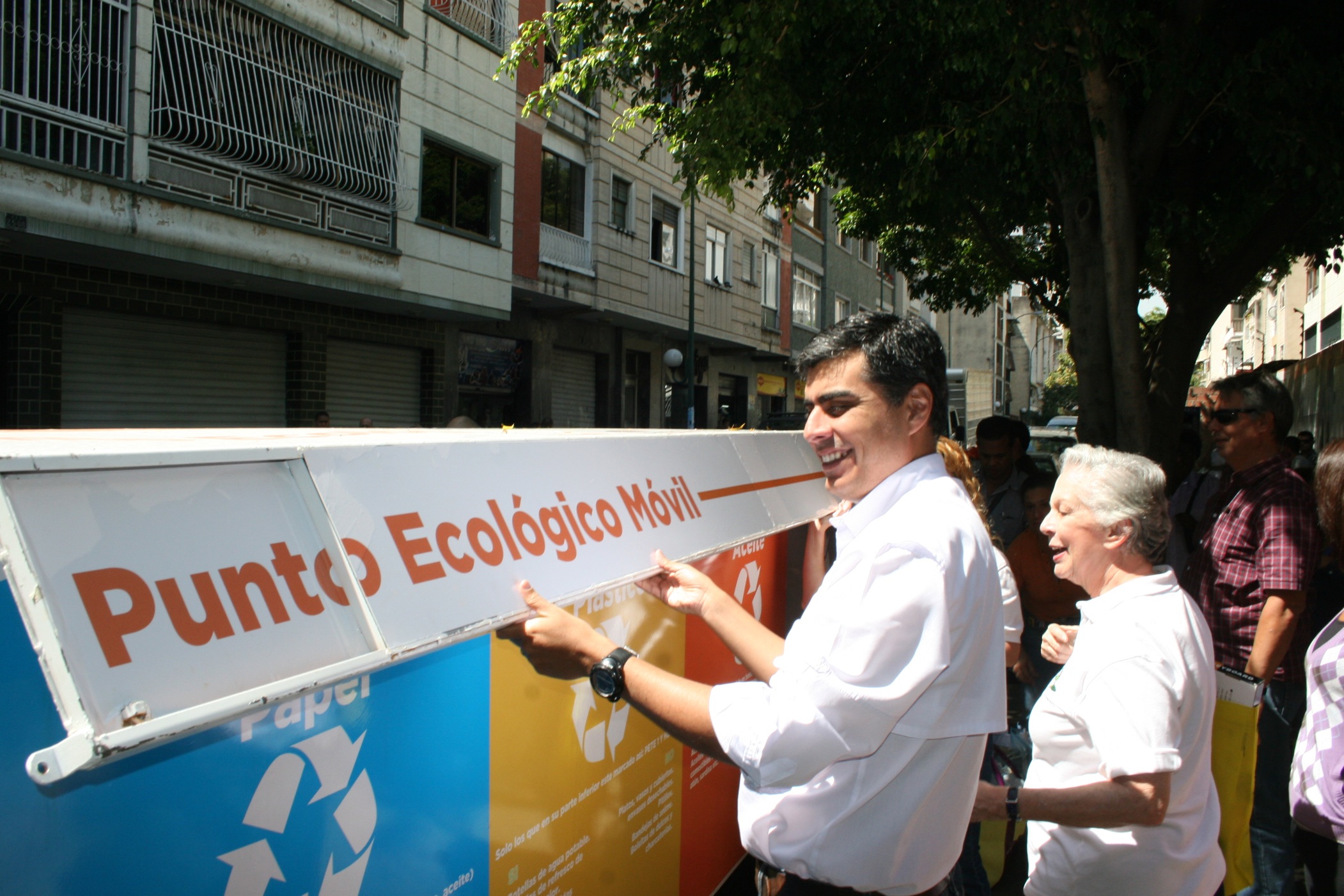 Entregaron punto de reciclaje móvil en Chacao