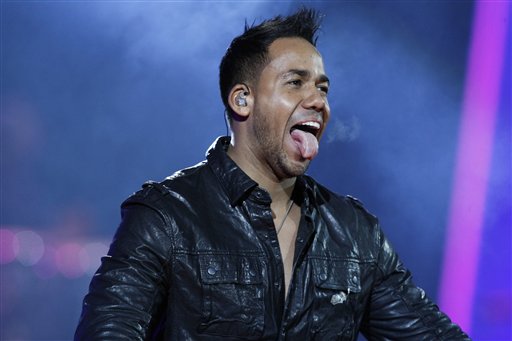 Romeo Santos y Daddy Yankee entusiasman a Viña