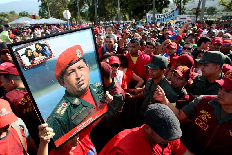 Ministro de Ultramar representará a Francia en funerales de Chávez