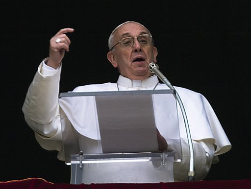 El papa Francisco pide normas para proteger a los inmigrantes