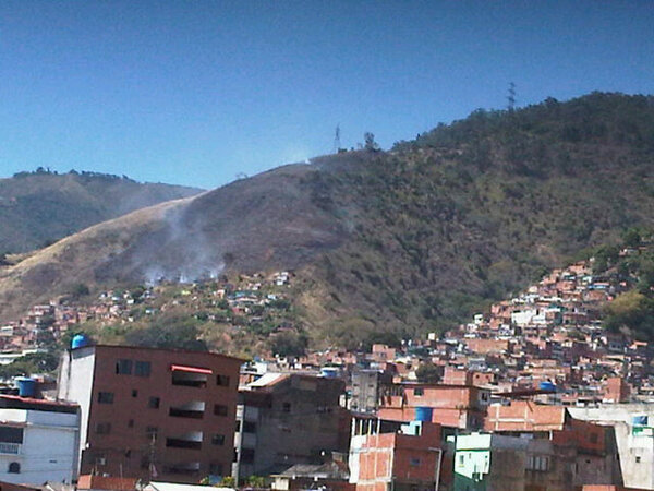 Reportan incendio controlado en el Ávila (FOTO)