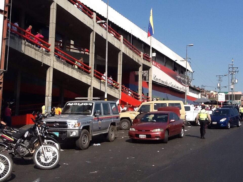 Así se encuentran los alrededores del terminal de La Bandera (FOTOS)