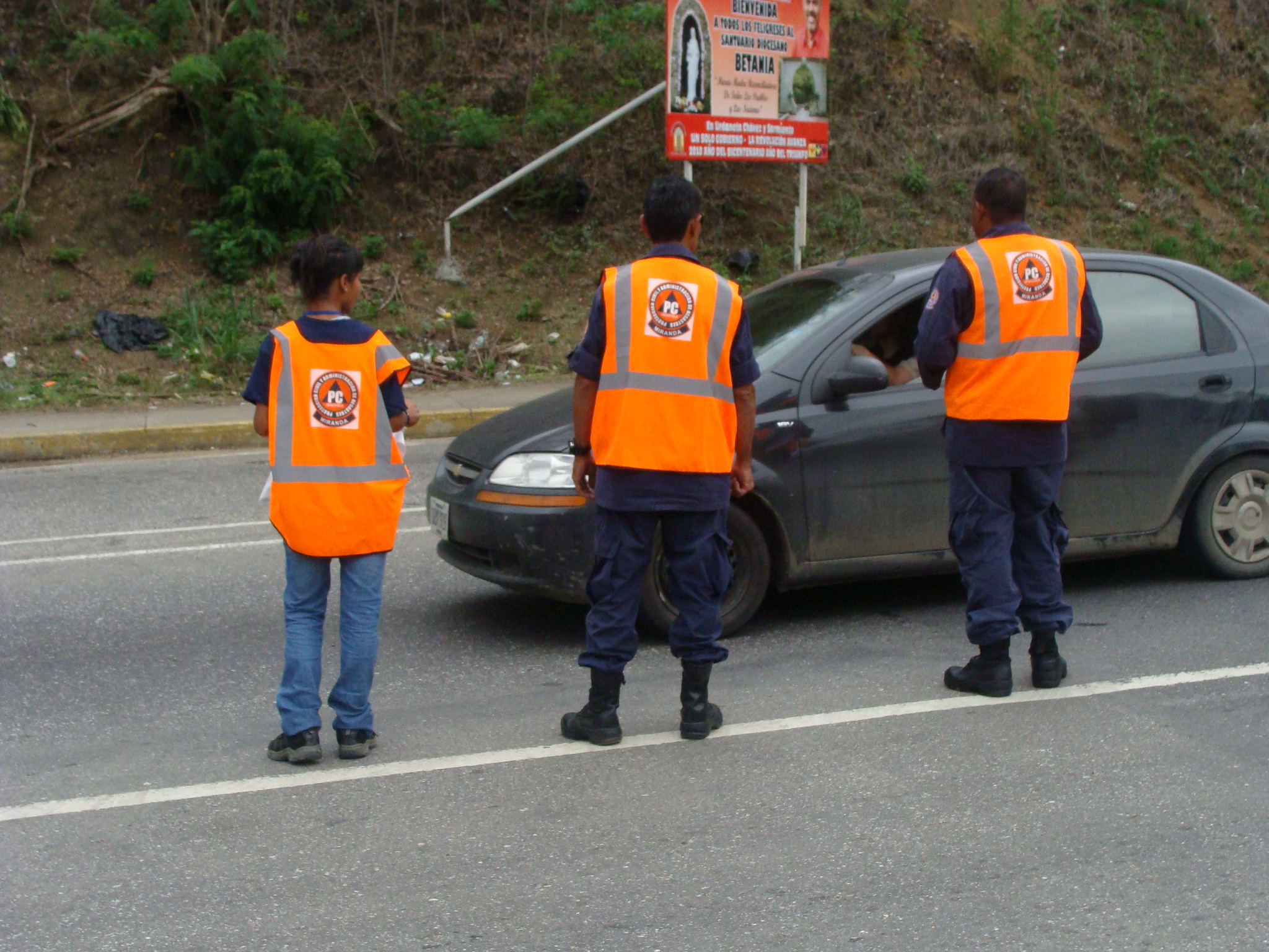 Protección Civil Miranda realiza campaña preventiva en principales vías del estado