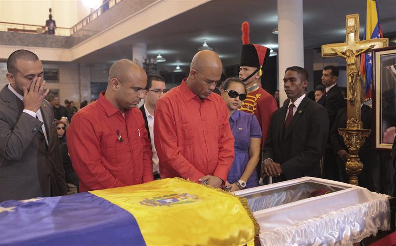 Presidentes se despiden de Chávez frente a su féretro (FOTOS)