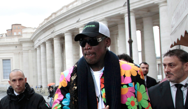 Dennis Rodman, en el Vaticano (Fotos)