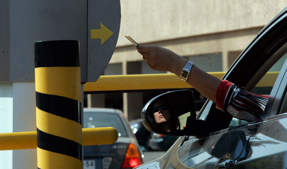 Tarifas de estacionamientos amanecieron aumentadas en 150% #2May