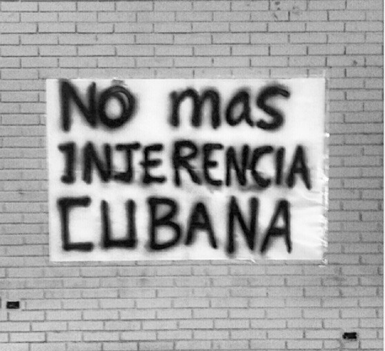 Pancartas en rechazo a Maduro en la UDO Anzoátegui (FOTOS)