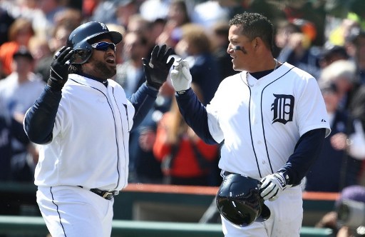 A Prince Fielder le dio hambre en pleno juego y se comió los nachos de un espectador (Video)