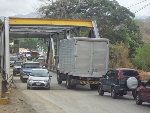 Conductores de San Juan de Los Morros deben armarse de paciencia