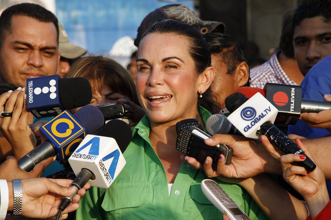 Eveling de Rosales cuenta con 20 puntos de ventaja sobre el candidato oficialista