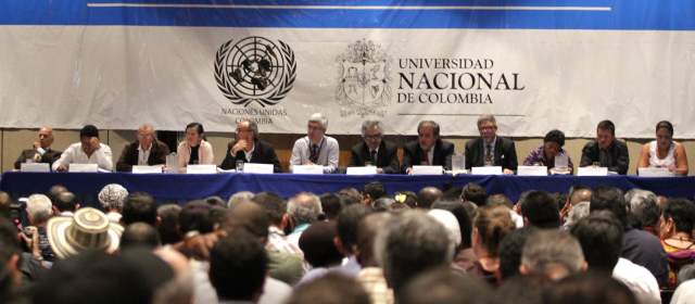 Instalan en Bogotá foro sobre participación política de la guerrilla