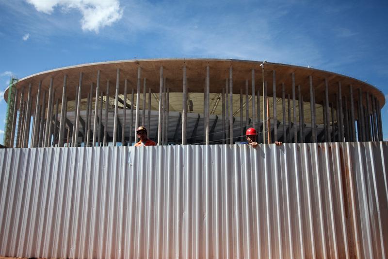 La mitad de las sedes están sin acabar a un mes de la Copa Confederaciones