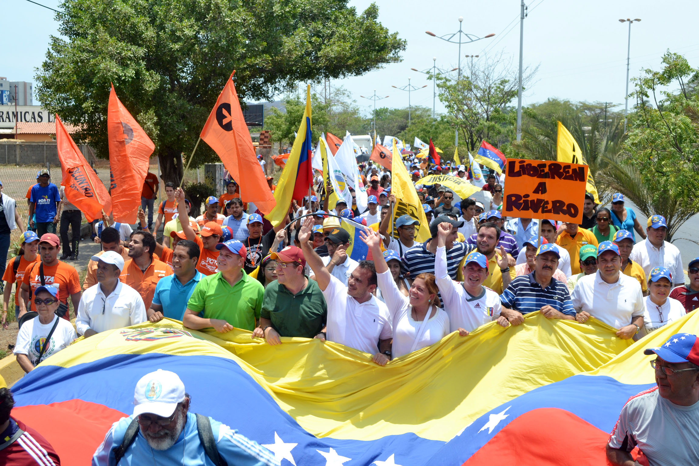 Comando Simón Bolívar: No pisaremos el peine de la violencia pero tampoco nos amedrentarán