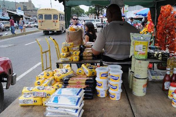 Alerta por venta de comida sin permiso sanitario