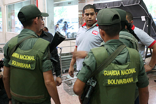 Denuncia por acaparamiento de harina terminó en agresión de la GN