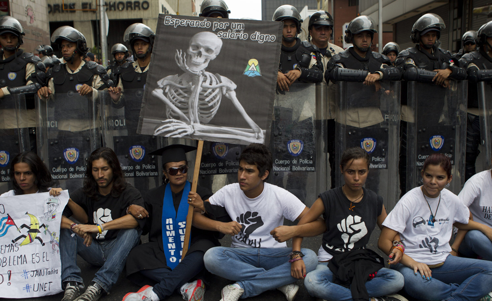 Universitarios pidieron a la Defensoría del Pueblo que interceda en conflicto