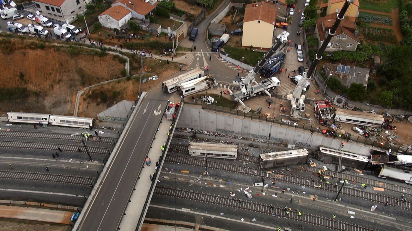 Rebajan a 78 el número de muertos en accidente de tren