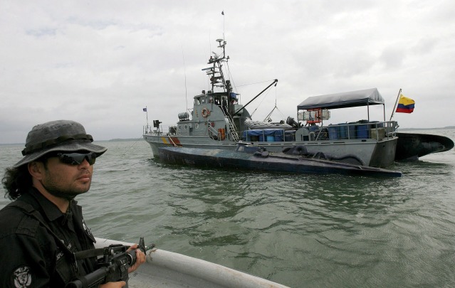 Auxilian a pesquero venezolano a la deriva