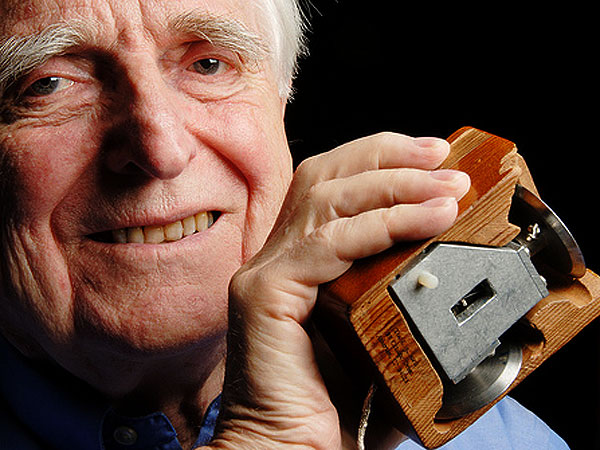 Falleció Douglas Engelbart, el pionero del “mouse”