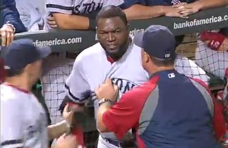 “Big Papi” se volvió loco y le cayó a batazos a un teléfono (Video)