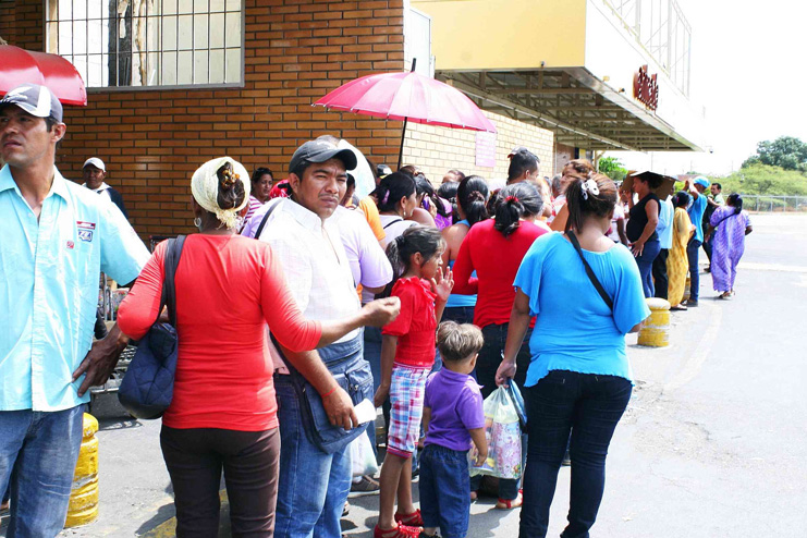 Empleados de supermercados tendrán días de compras