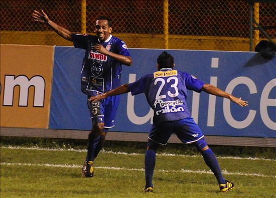 Iglesia salvadoreña reprocha amaños en seleccionados de fútbol