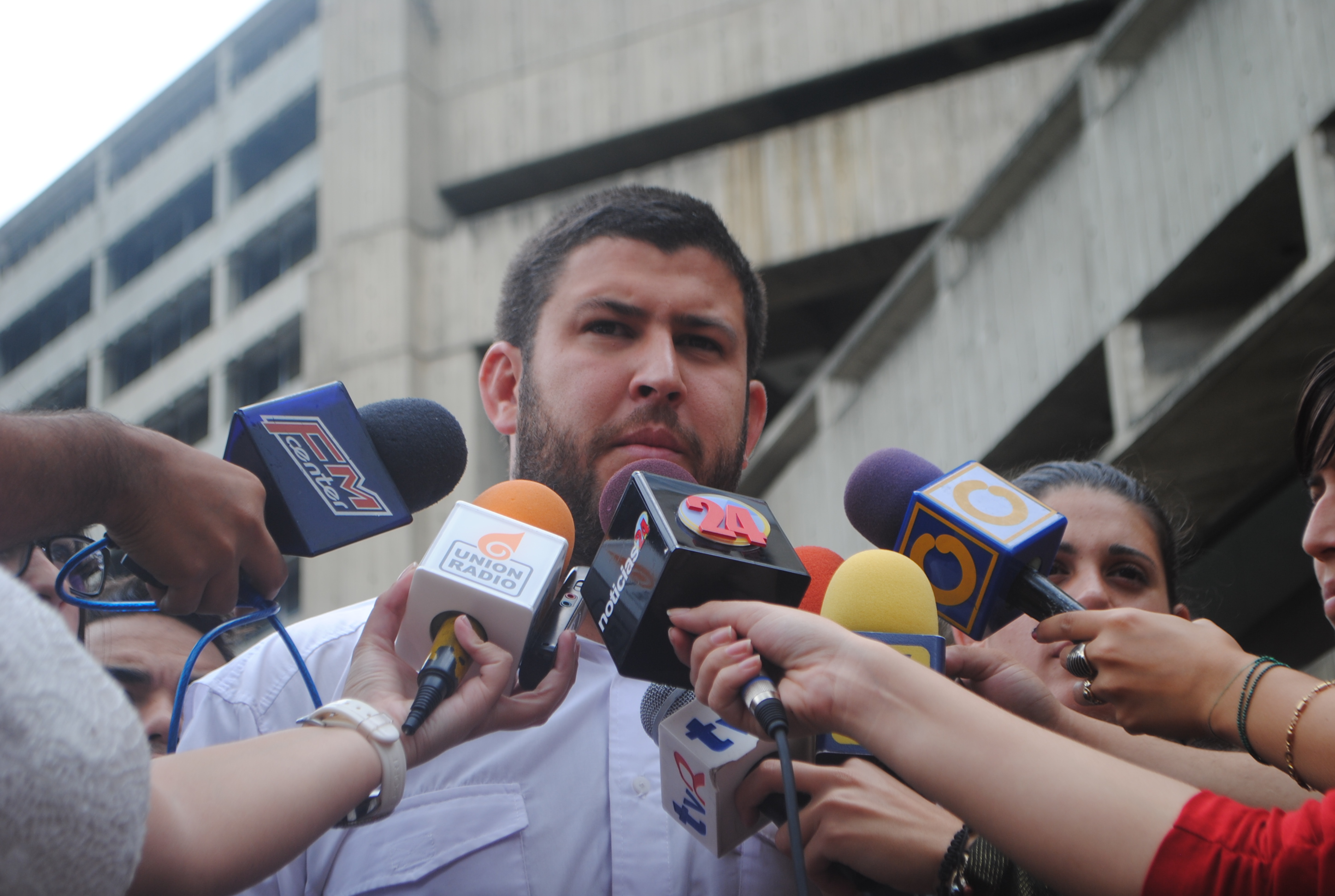 Smolansky propone un debate entre los candidatos de la Unidad en El Hatillo