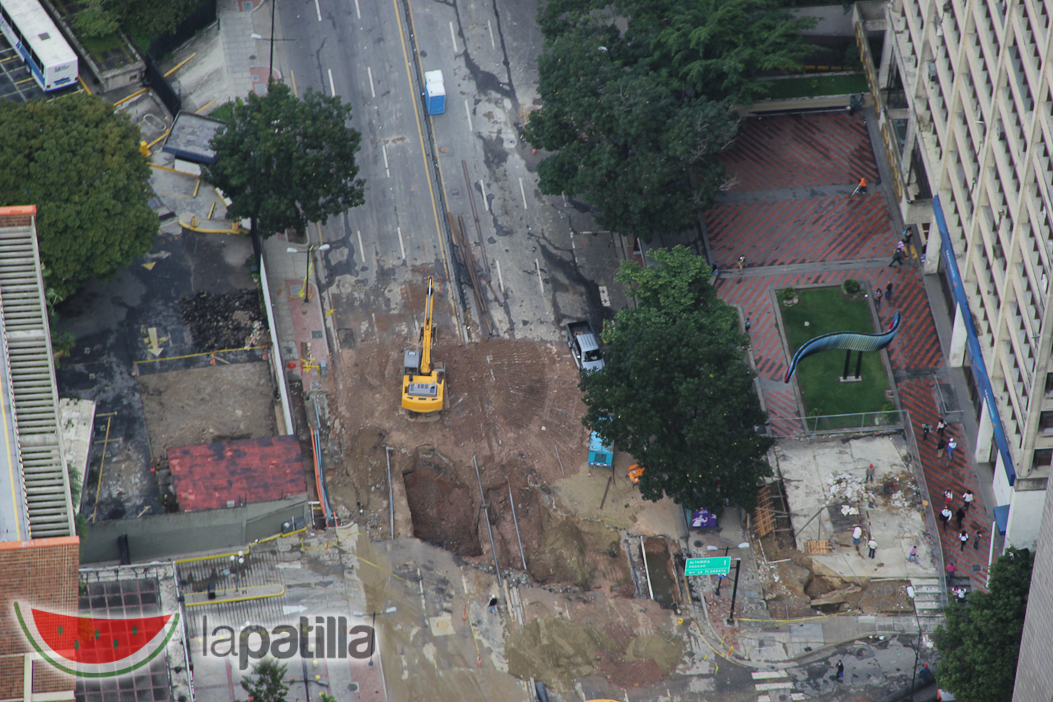 Relacionan mega hueco de la Francisco de Miranda con “la topa” de Línea 5 del Metro