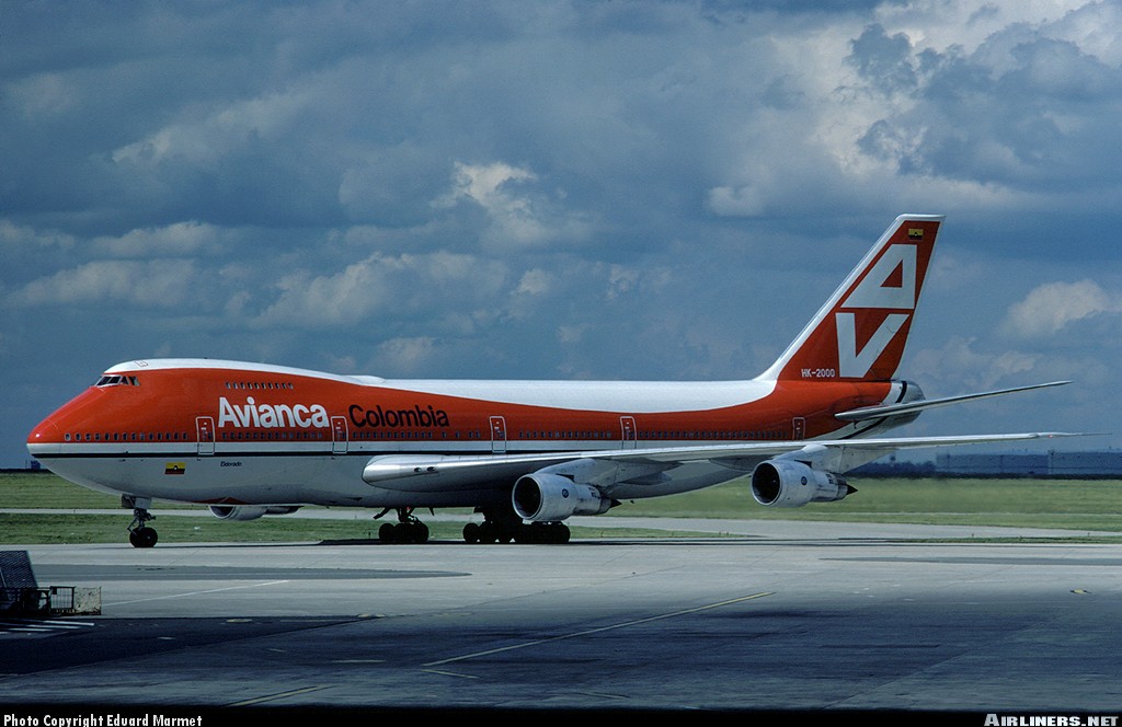 Avión con 78 pasajeros se sale de la pista en el aeropuerto de Bogotá