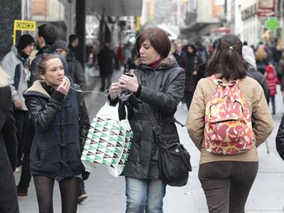 El peso de los bolsos puede causar problemas de salud