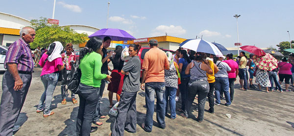 Lo apuñalan durante trifulca al intentar comprar pollo