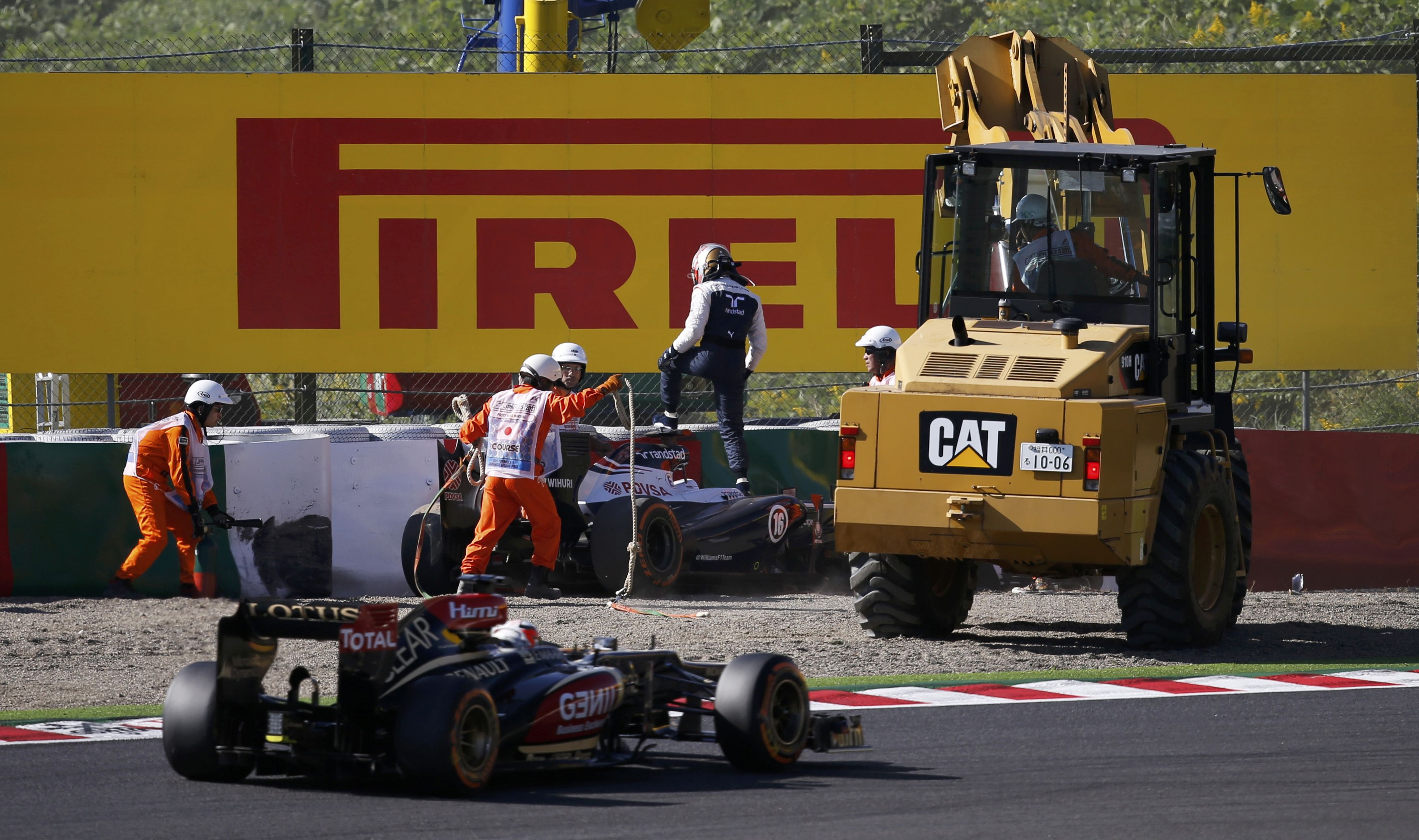 Multan a Williams con 60 mil euros por perder una rueda el carro de Maldonado