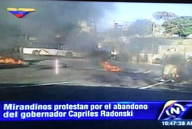 Según VTV, las guarimbas de Jaua si son “protestas populares”. Las otras no (fotos)