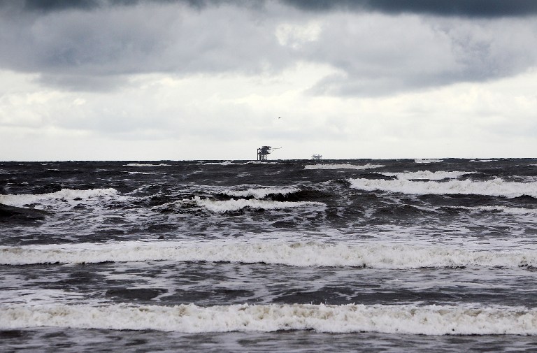 Tormenta Karen pierde intensidad frente a las costas estadounidenses