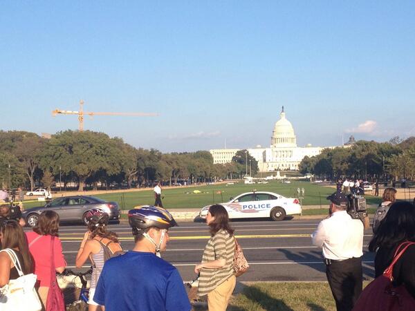 Un hombre se prende fuego cerca del Capitolio de EEUU