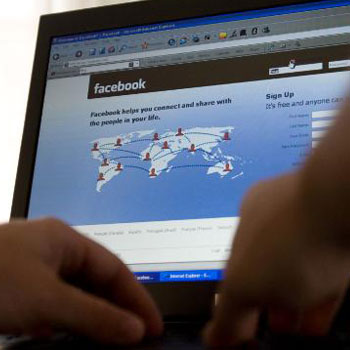 Facebook lanzará avisos publicitarios en perfiles de usuarios