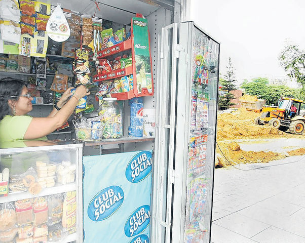 El hueco de la Francisco de Miranda hunde al comercio