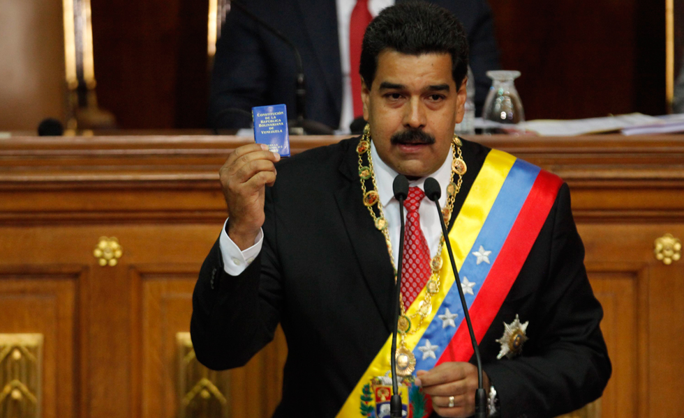 Maduro pide superpoderes a la AN por un año