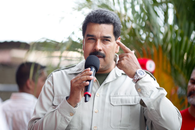 Maduro cumple seis meses al frente de Venezuela con puentes rotos con la oposición