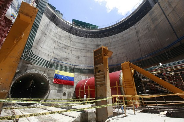 Concluye excavación de primera fase de túneles de la Línea 5 del Metro